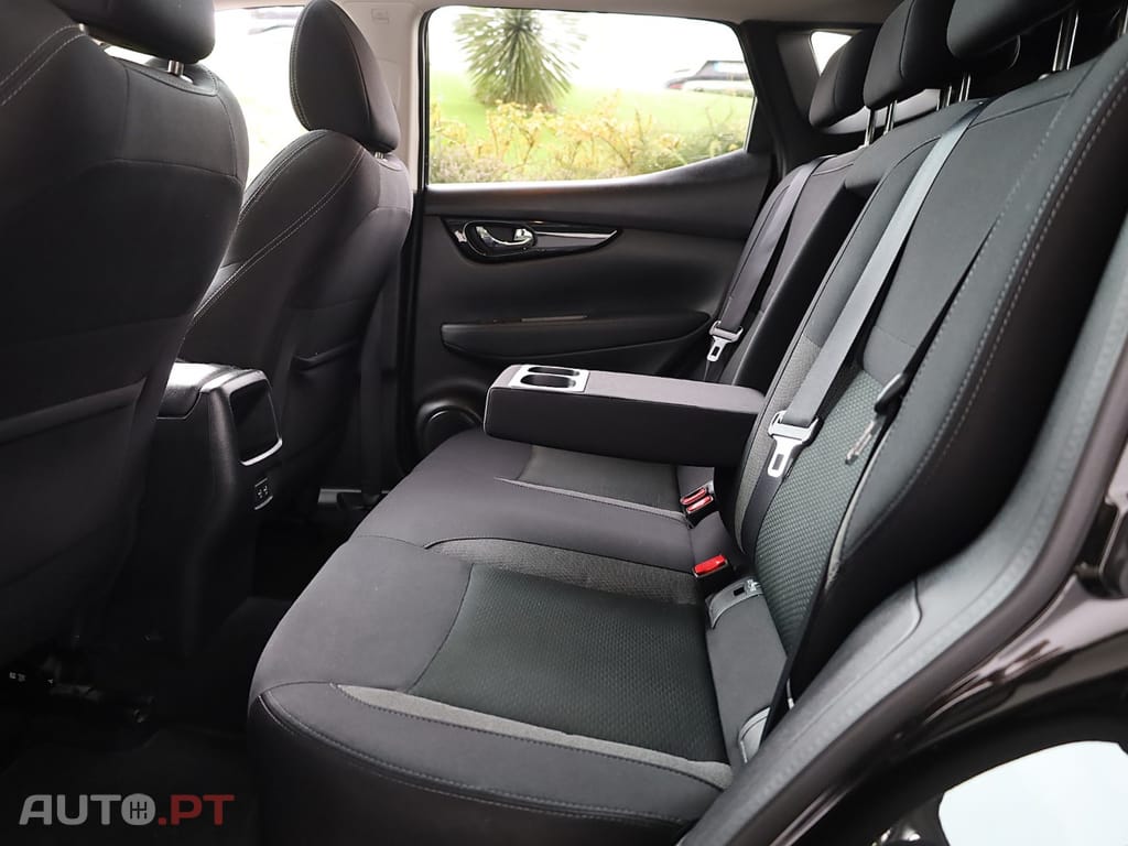 Nissan Qashqai 1.5 dCi N-Connecta J18