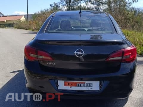 Opel Astra Sedan 1.6 CDTi