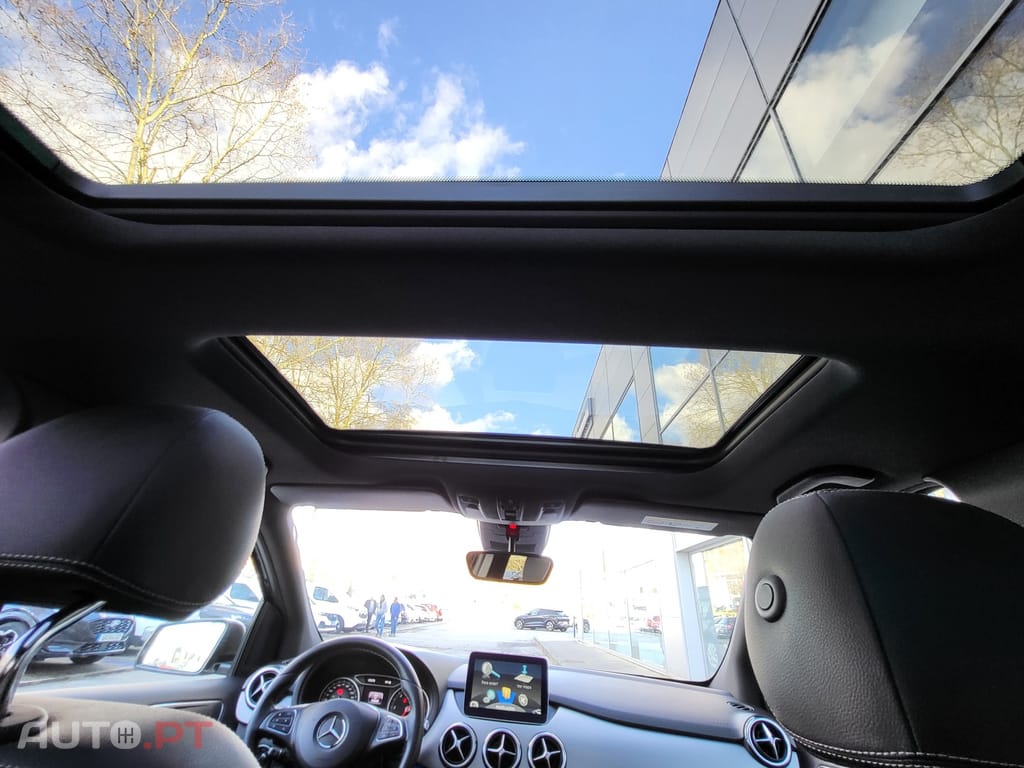 Mercedes-Benz B 220 d Style