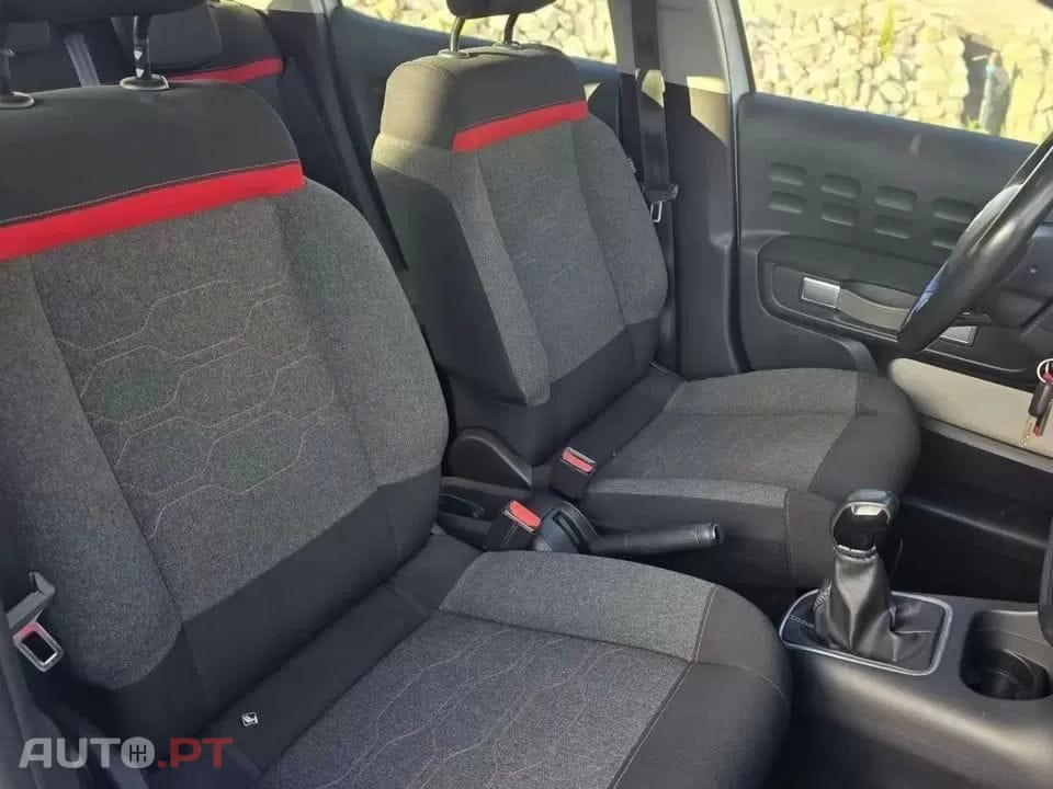 Citroën C3 1.2 PureTech Feel — fotografia 12
