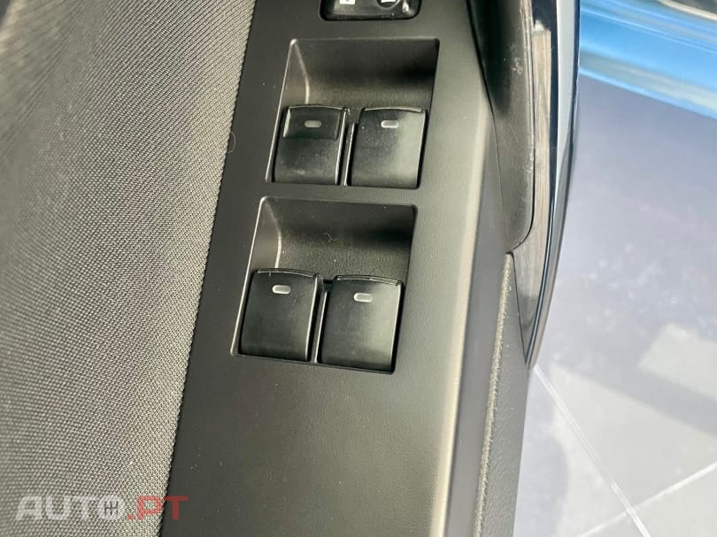 Toyota Auris 1.8 HSD Comfort +P.Sport+Navi