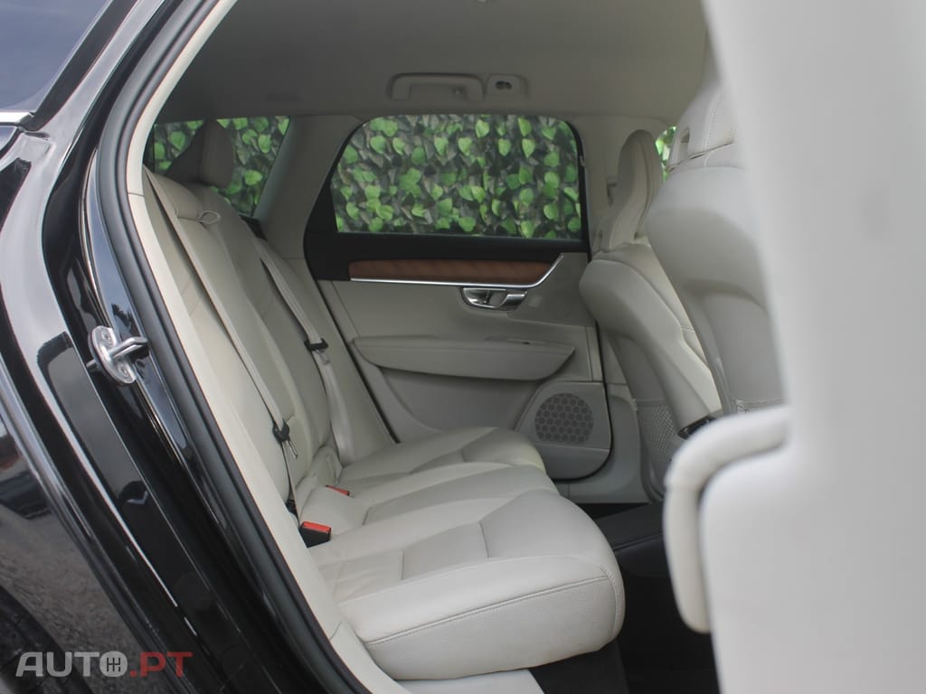 Volvo V90 2.0 T6 PHEV Inscription Expression AWD