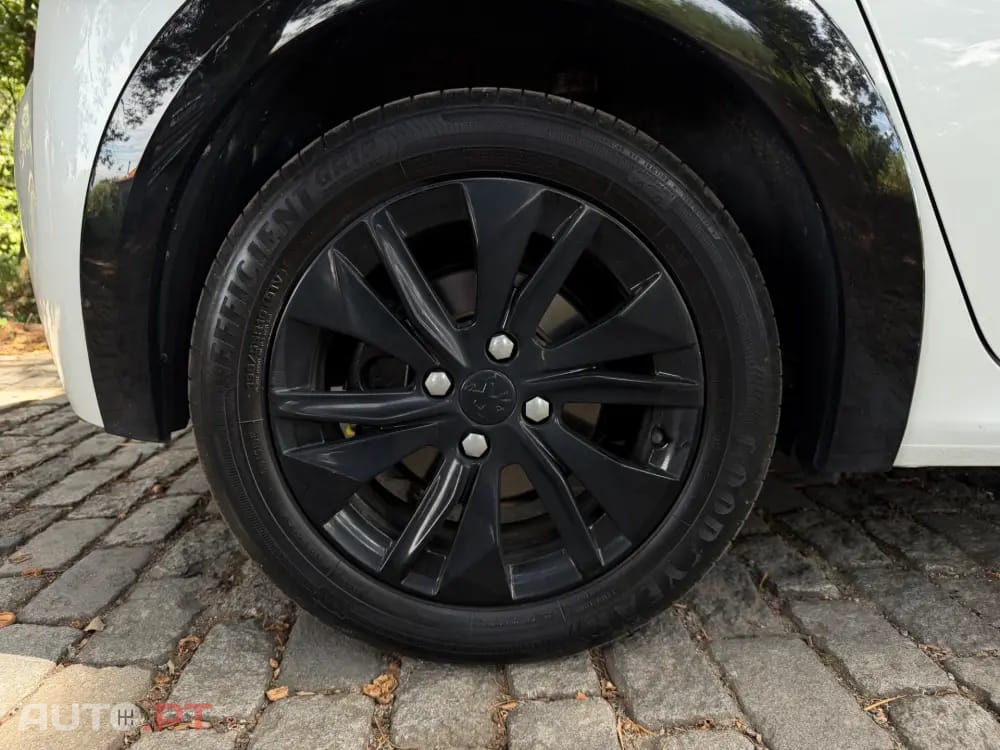 Peugeot E-208 50 kWh Allure Pack