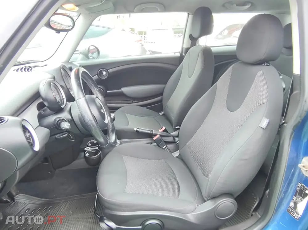 MINI Cooper Cooper D