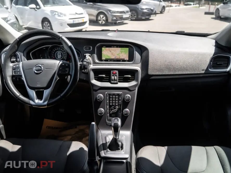 Volvo V40 Cross Country 2.0 D3 Momentum