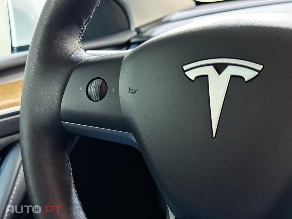 Tesla Model Y Long Range Dual Motor AWD