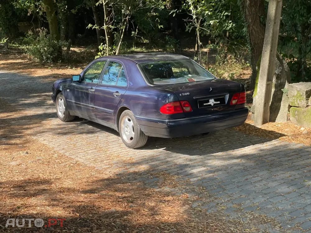 Mercedes-Benz E 300 TD Classic