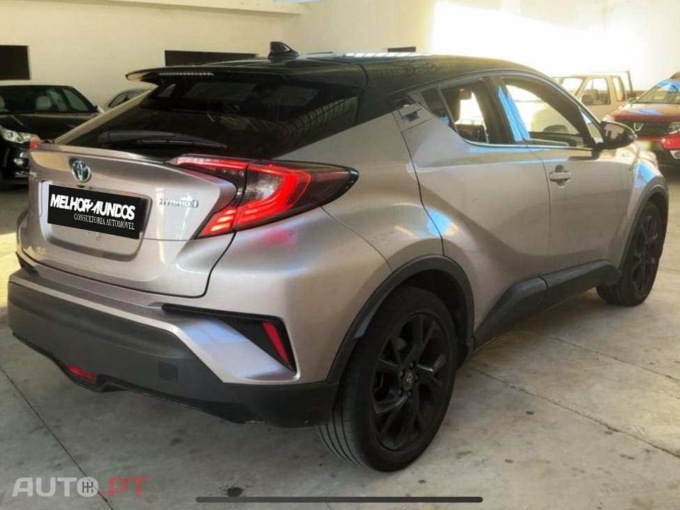 Toyota C-HR 2.0 Hybrid Graphic