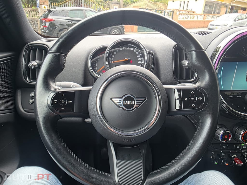 MINI Countryman One D
