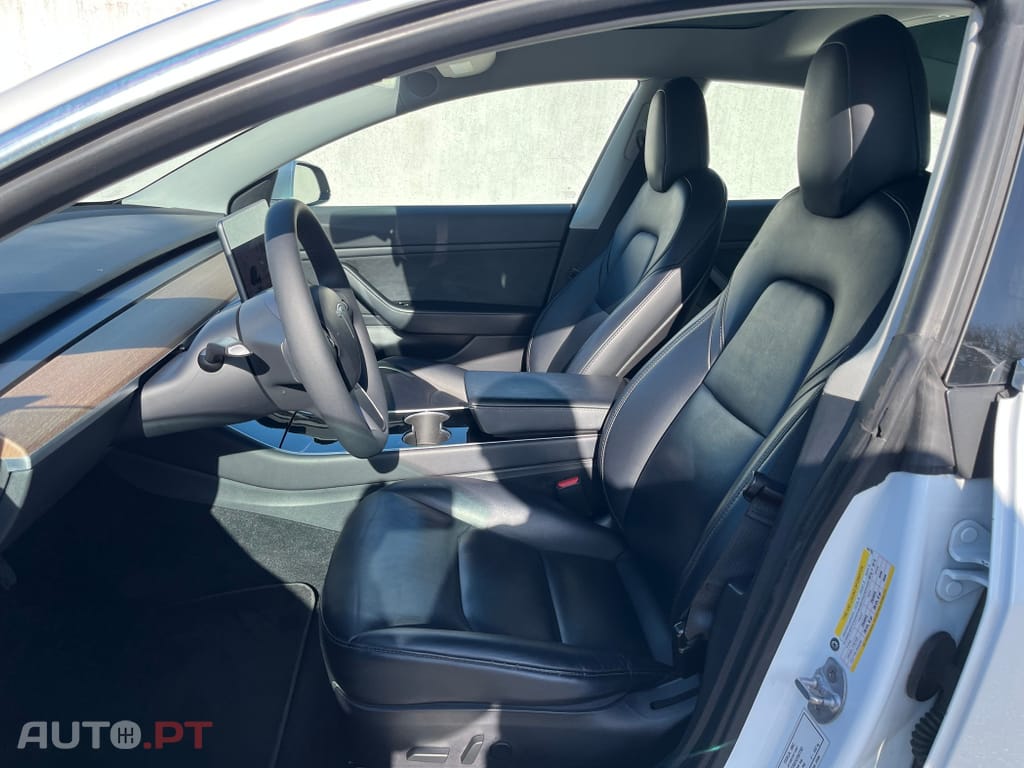 Tesla Model 3 Tração Traseira