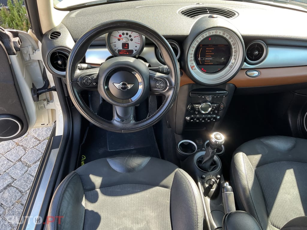 MINI Cooper Cooper D