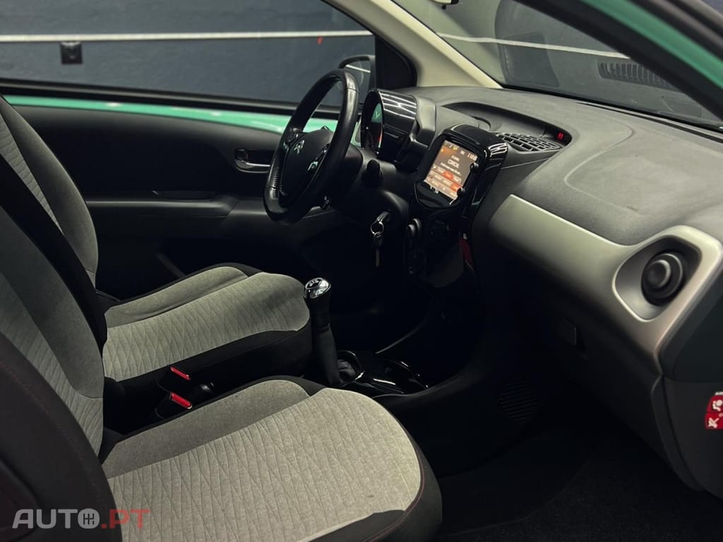 Citroen C1 1.2 VTi Shine