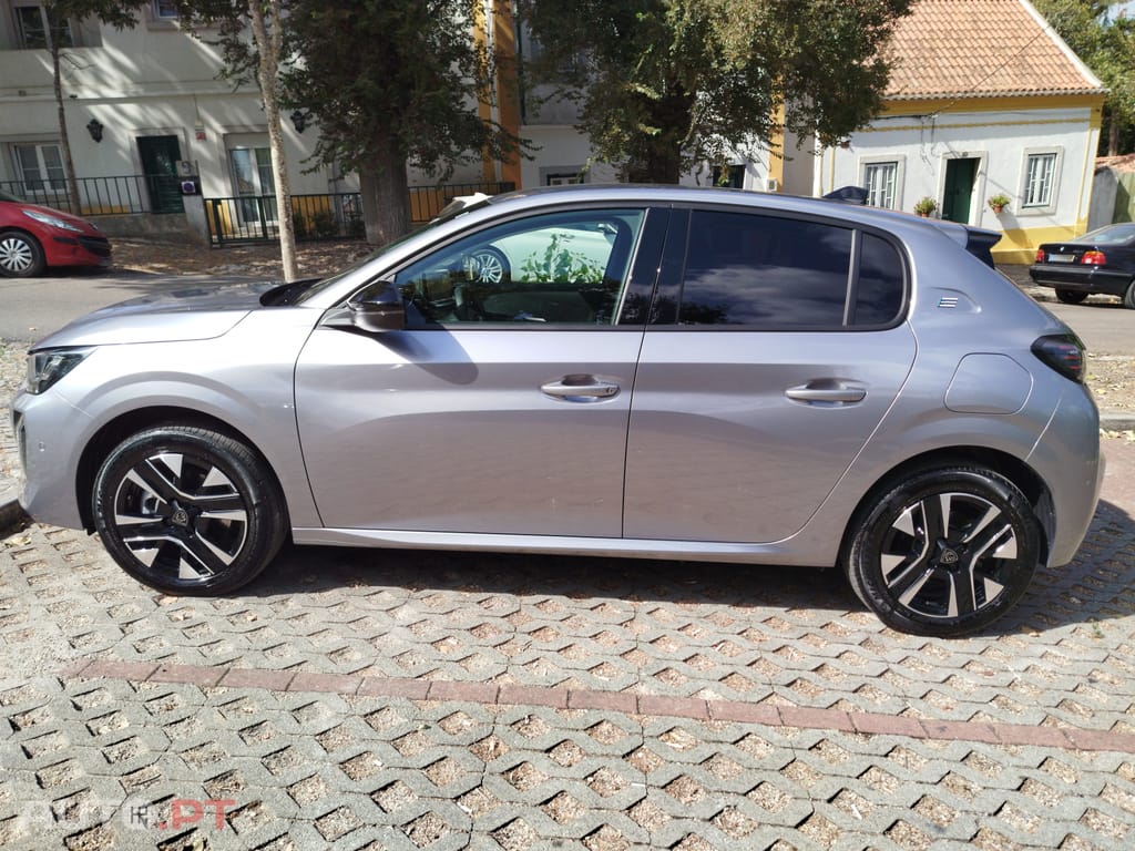 Peugeot E-208 Allure 115kW 156cv
