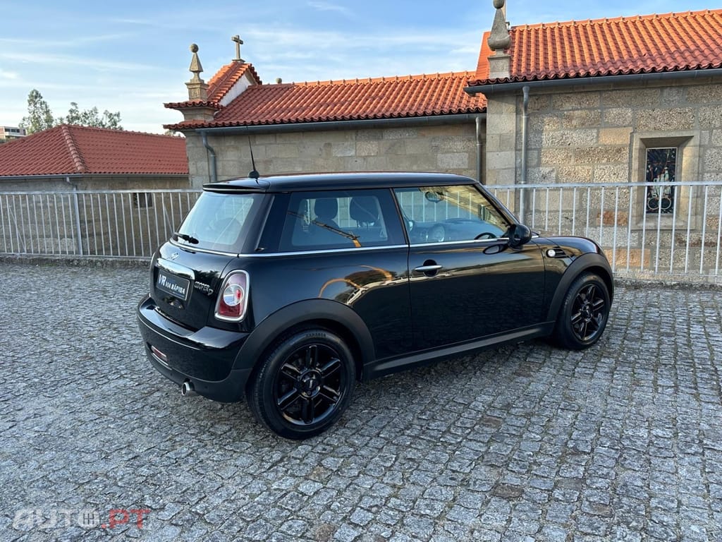 MINI Cooper Cooper D