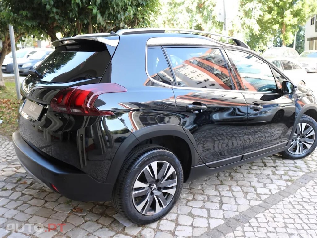 Peugeot 2008 1.2 PureTech Allure EAT6