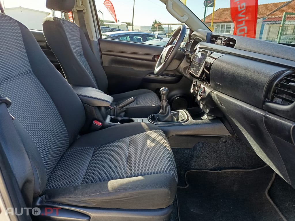 Toyota Hilux 2.4 D-4D 4WD Challenge