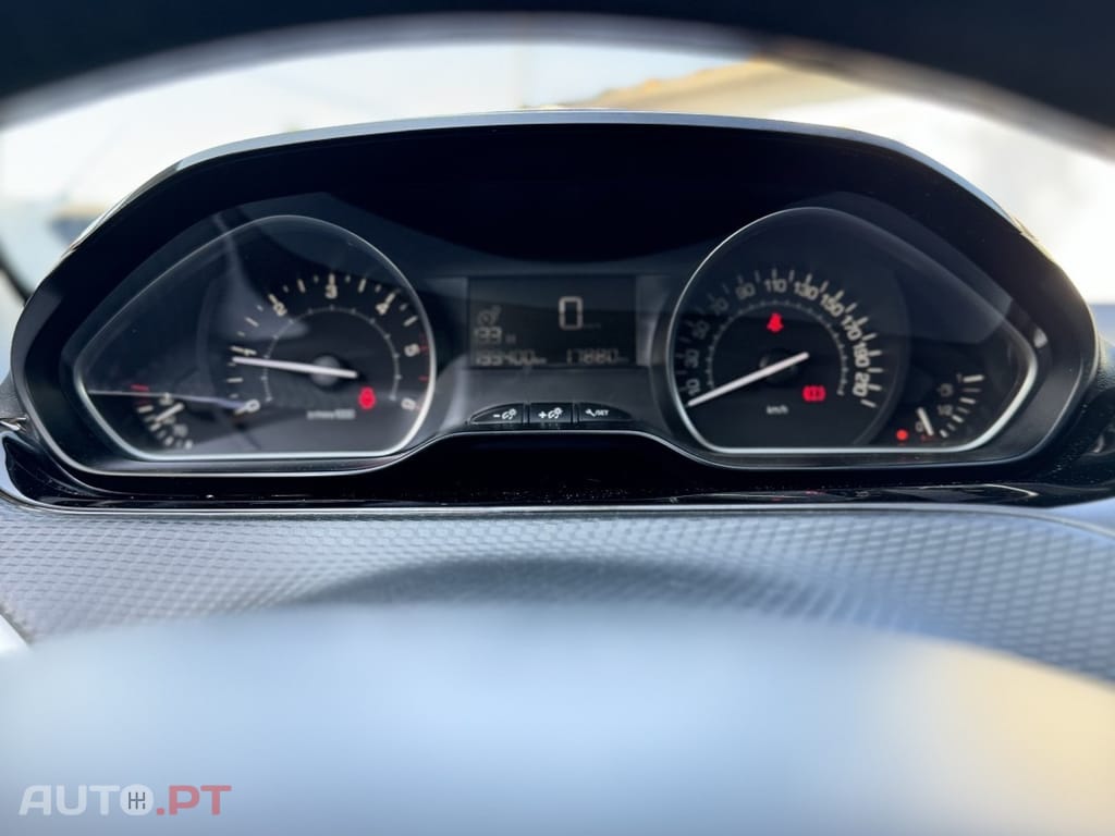 Peugeot 208 1.5 BlueHDi Signature