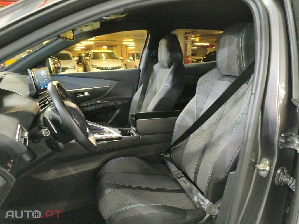 Peugeot 3008 1.6 Hybrid Allure Pack e-EAT8