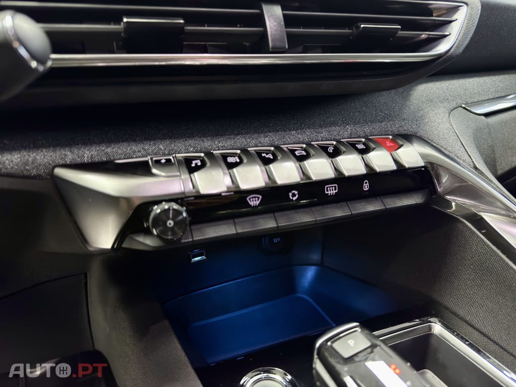 Peugeot 3008 1.6 Hybrid 225 ALLURE e-auto