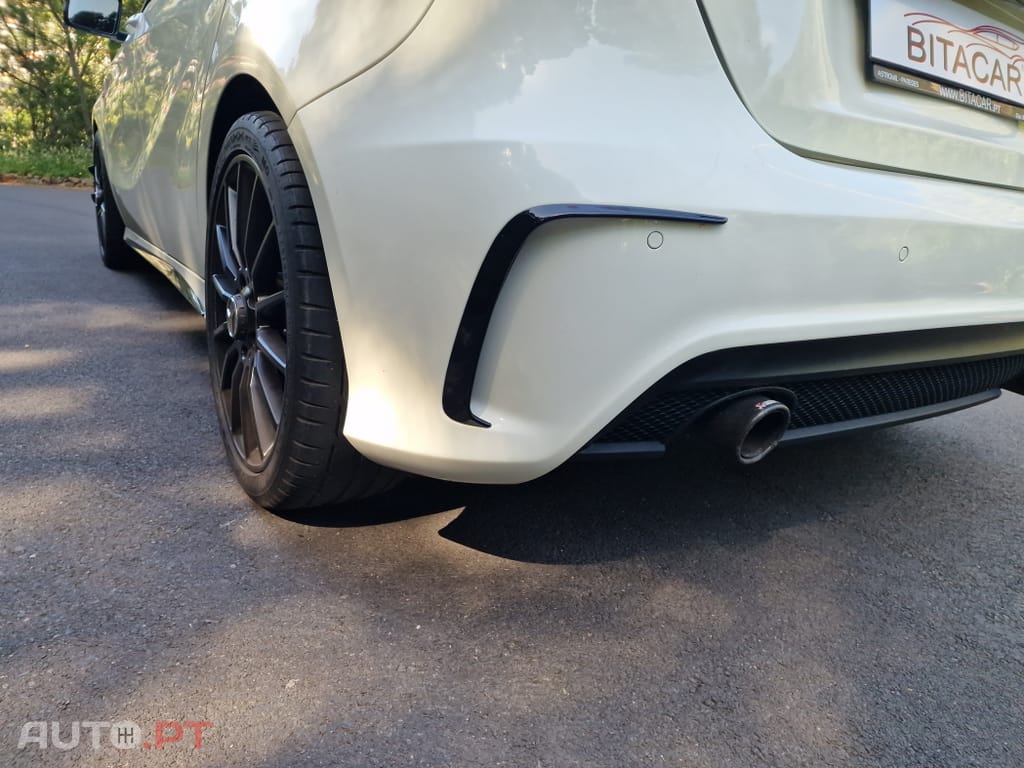 Mercedes-Benz A 180 d AMG Line