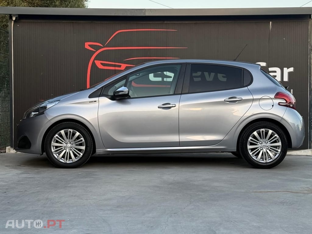 Peugeot 208 1.2 PureTech Signature