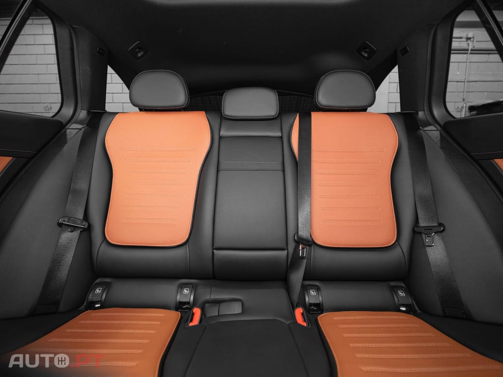 Mercedes-Benz C 300 e AMG Line