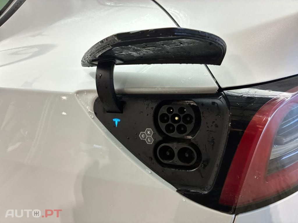 Tesla Model Y Standard RWD