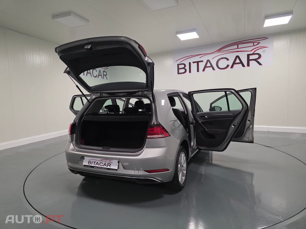 Volkswagen Golf 1.6 TDI Confortline