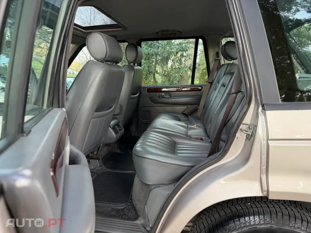 Land Rover Range Rover Outro