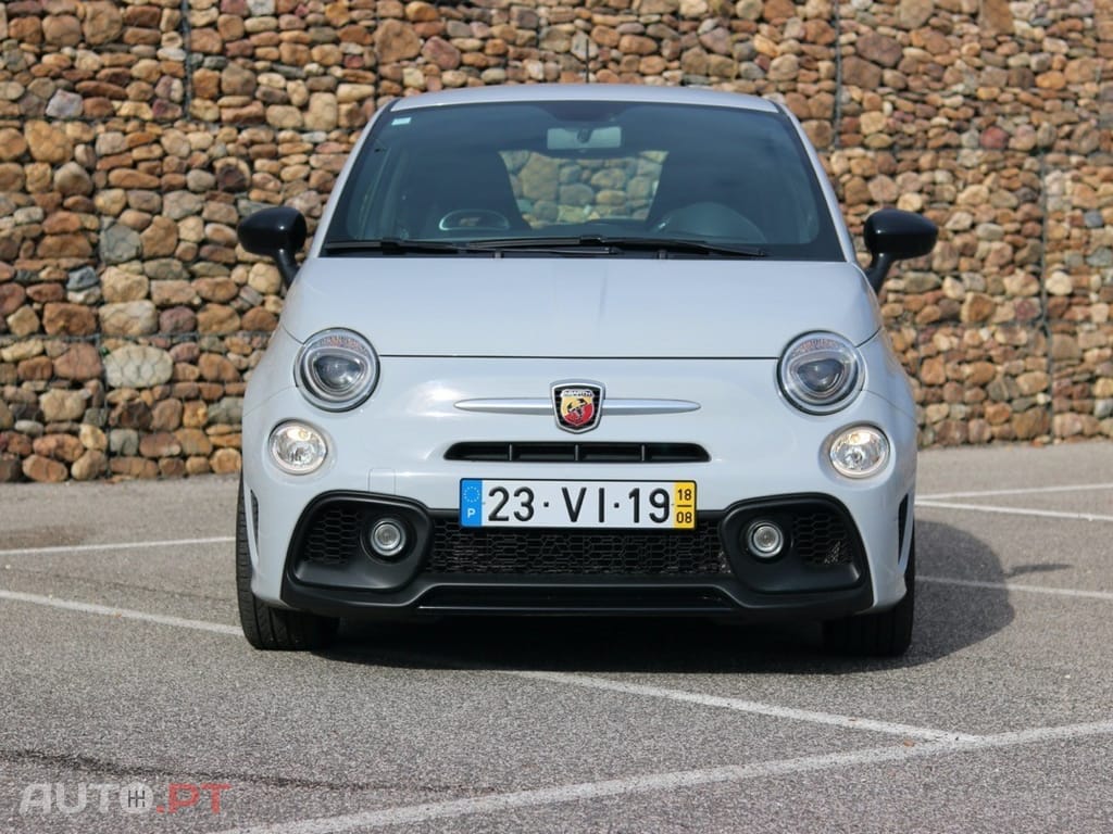 Abarth 595 1.4 T-Jet Competizione
