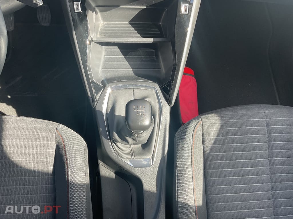 Peugeot 2008 1.2 PureTech Active Pack
