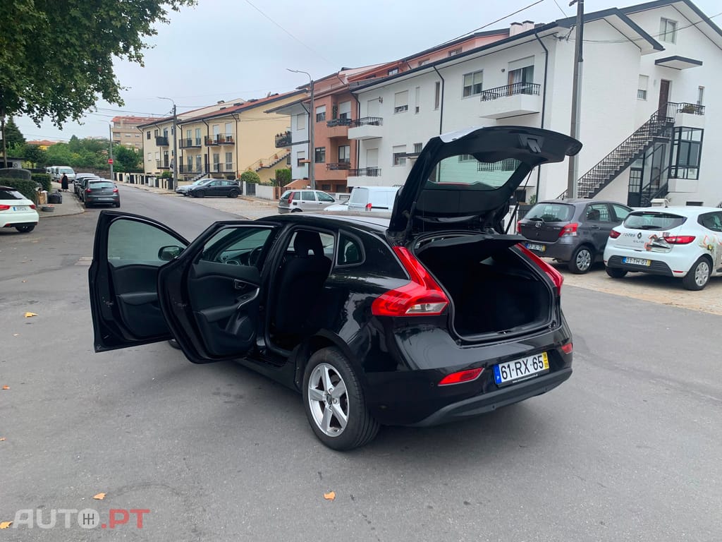 Volvo V40 D2