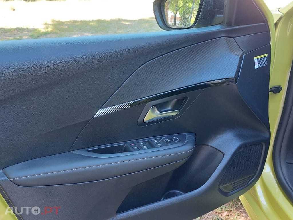 Peugeot E-208 50 kWh Active Pack