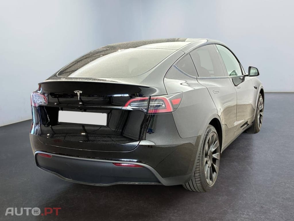 Tesla Model Y Standard RWD