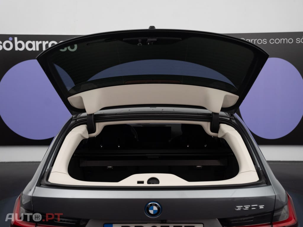 BMW 330 e Auto