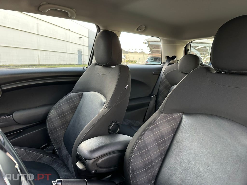 MINI Cooper Cooper D