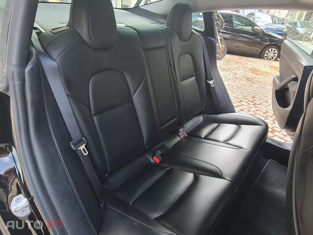 Tesla Model 3 Long Range RWD