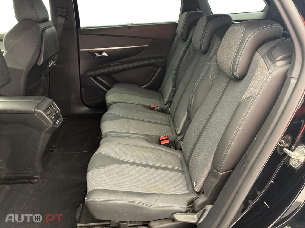 Peugeot 5008 1.2 PureTech Allure EAT8