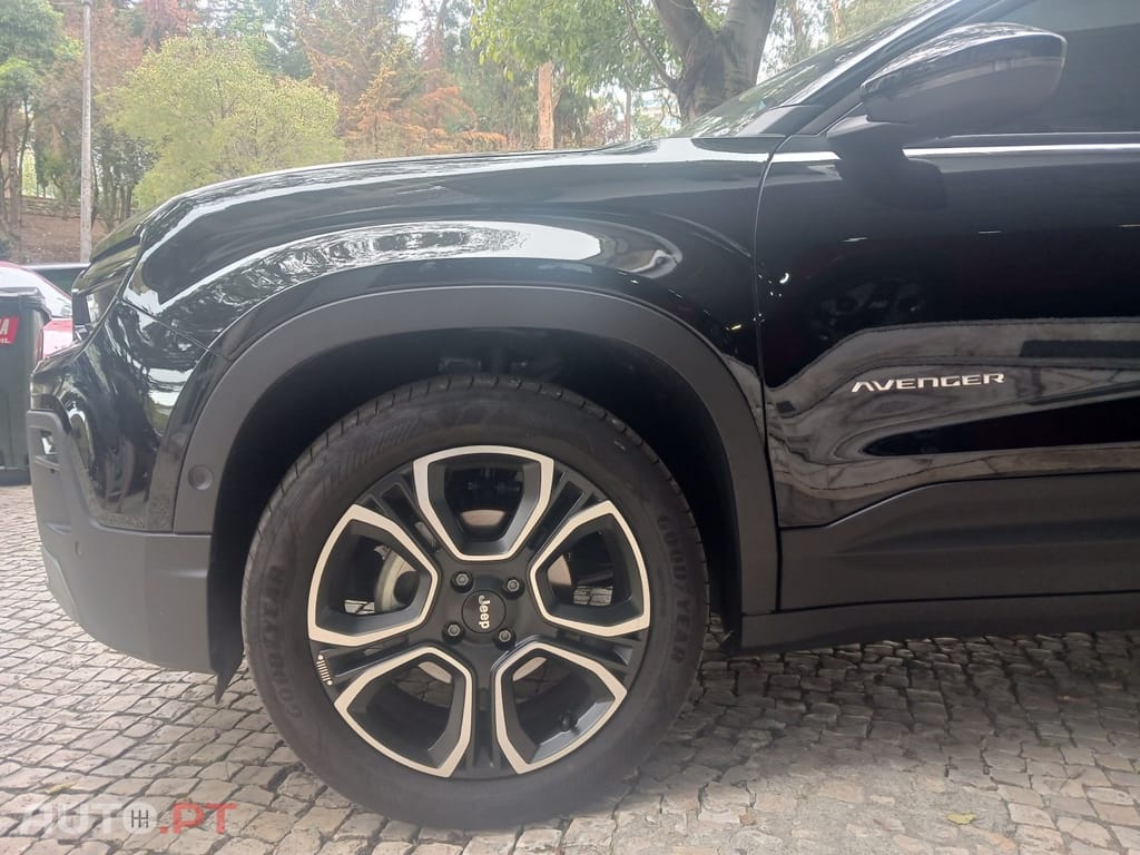 Jeep Avenger 1.2 GSE T3 Summit