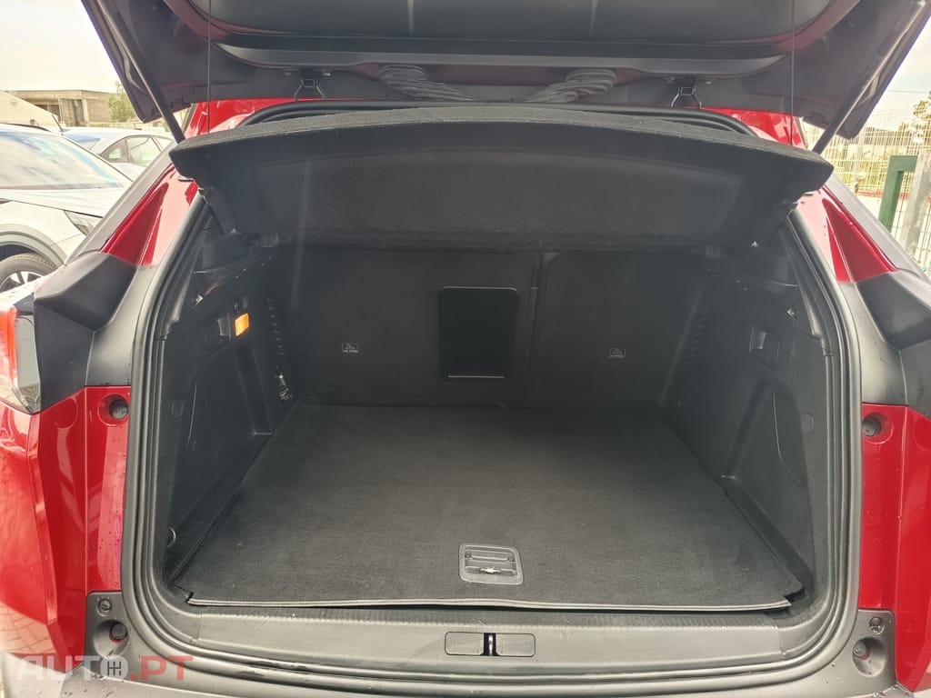 Peugeot 3008 1.6 Hybrid Allure e-EAT8