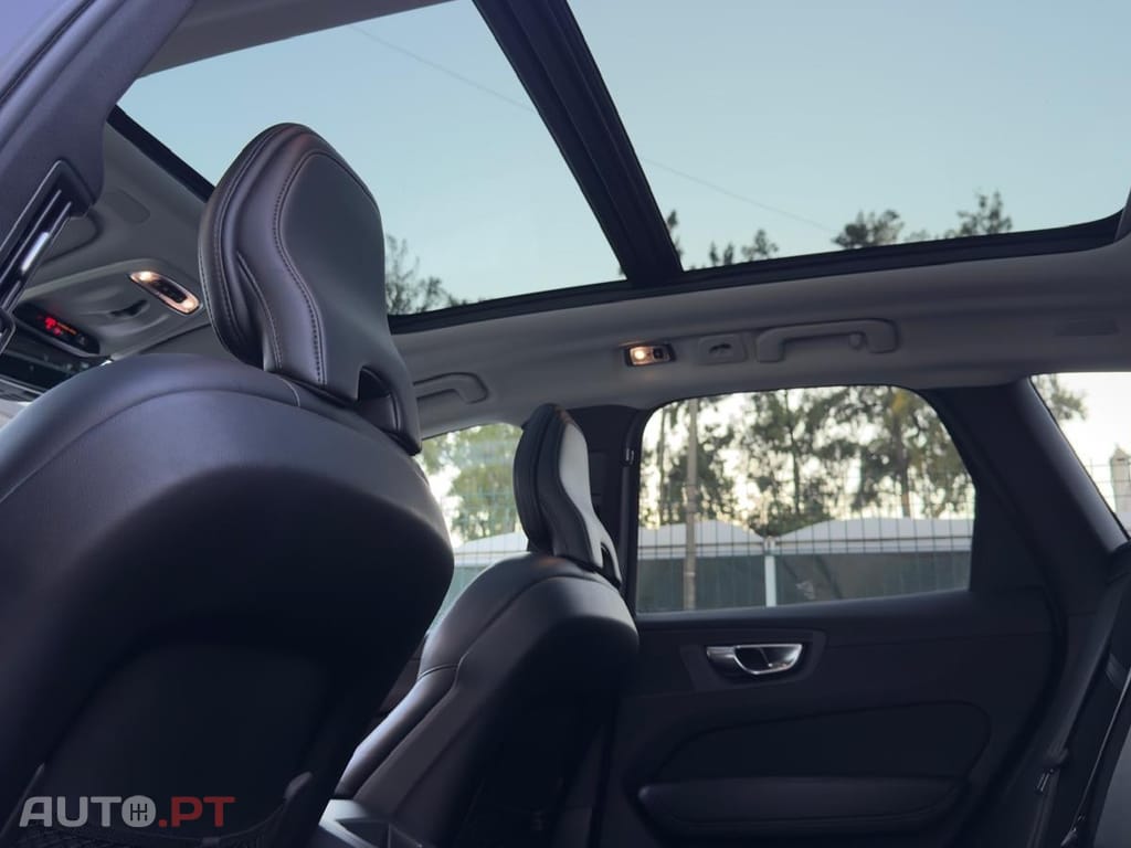 Volvo XC60 2.0 T6 PHEV R-Design AWD
