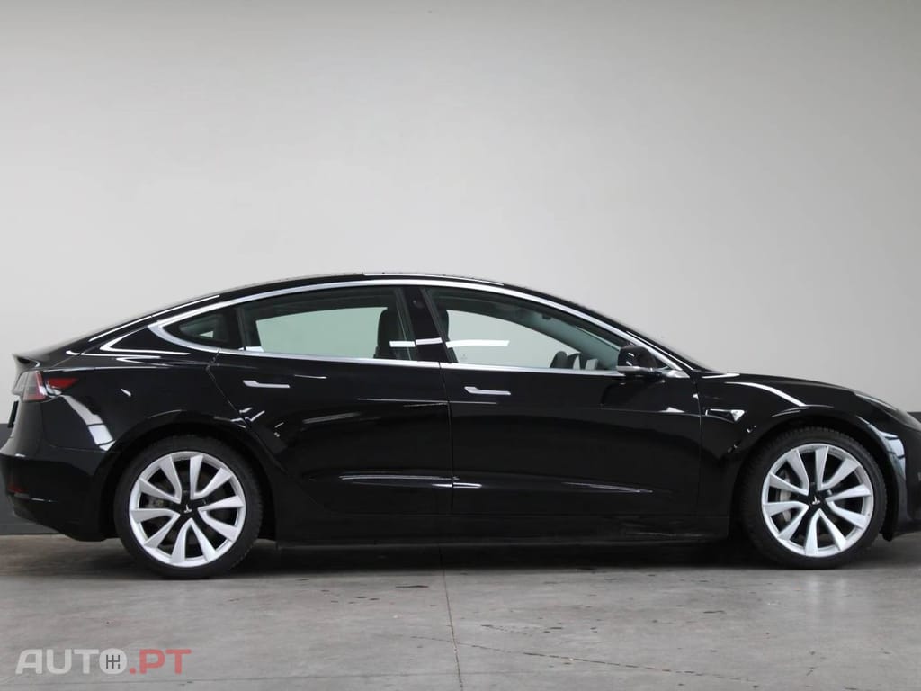 Tesla Model 3 Long-Range AWD