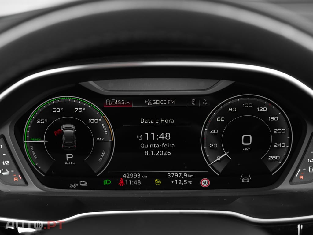 Audi Q3 45 TFSIe S line S tronic