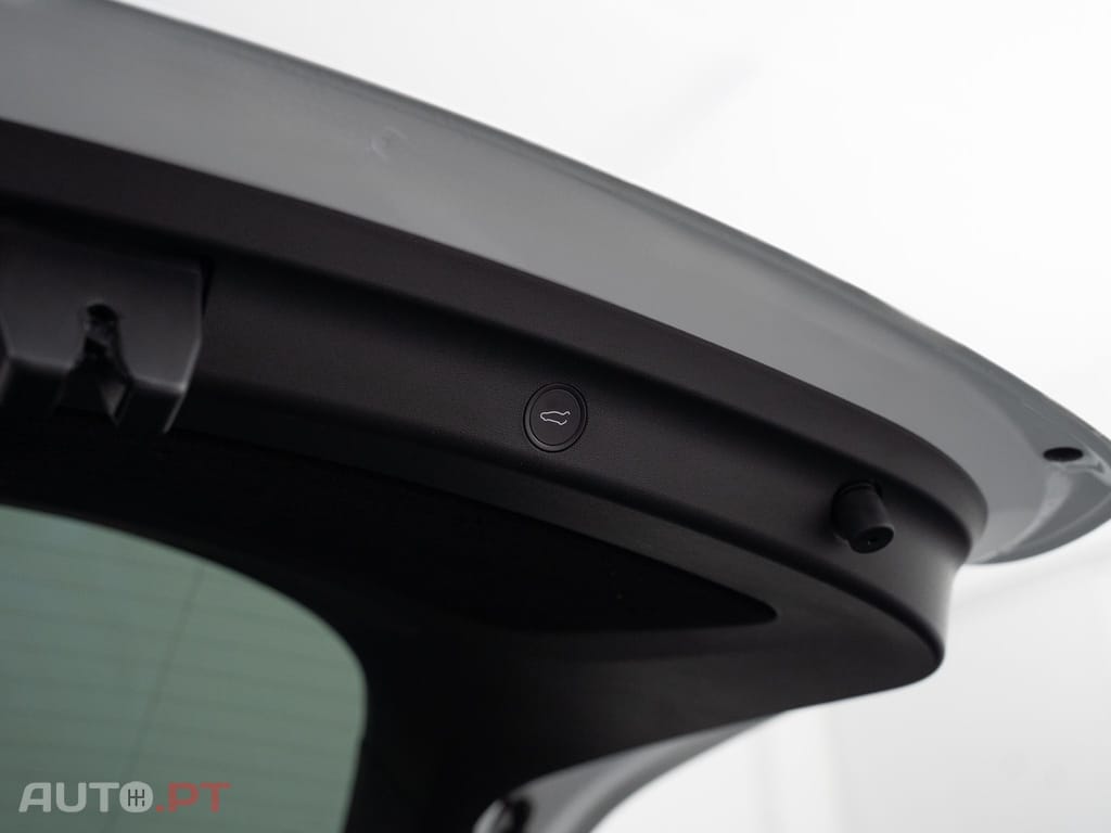 Tesla Model Y Long Range Tração Integral