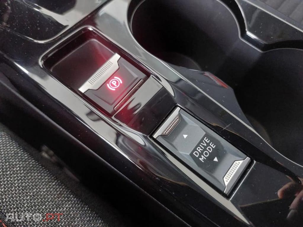 Peugeot E-208 50 kWh Active