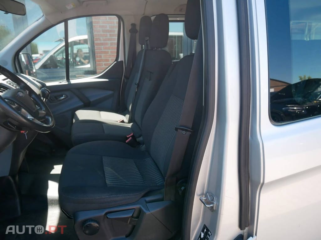 Ford Transit Custom L2 2.0 Station Wagon