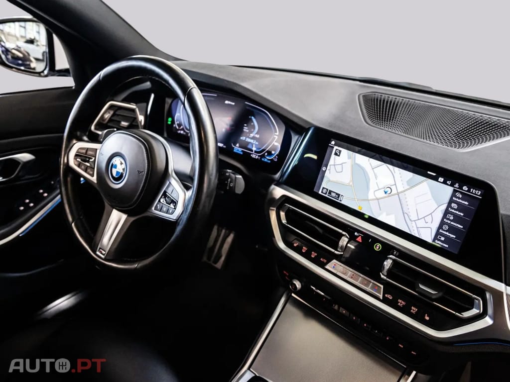 BMW 330 xDRIVE TOURING M SPORT I.V.A DEDUTIVEL 