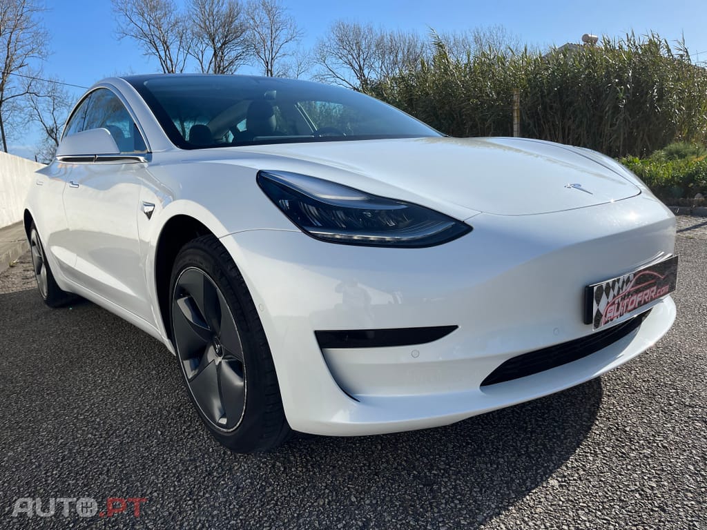 Tesla Model 3 Tração Traseira