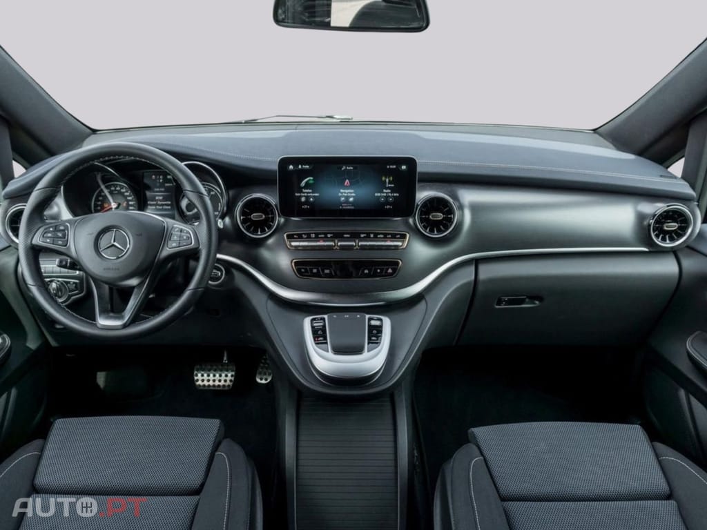 Mercedes-Benz EQV 300 Long MBUX Navi I.V.A DEDUTÍVEL 