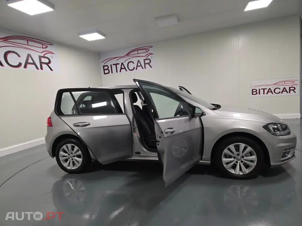 Volkswagen Golf 1.6 TDI CONFORTLINE